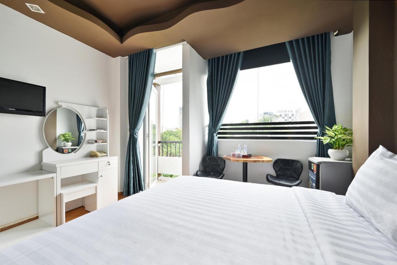 The Noble Swan Wood Park Hotel Ho Şi Min Dış mekan fotoğraf