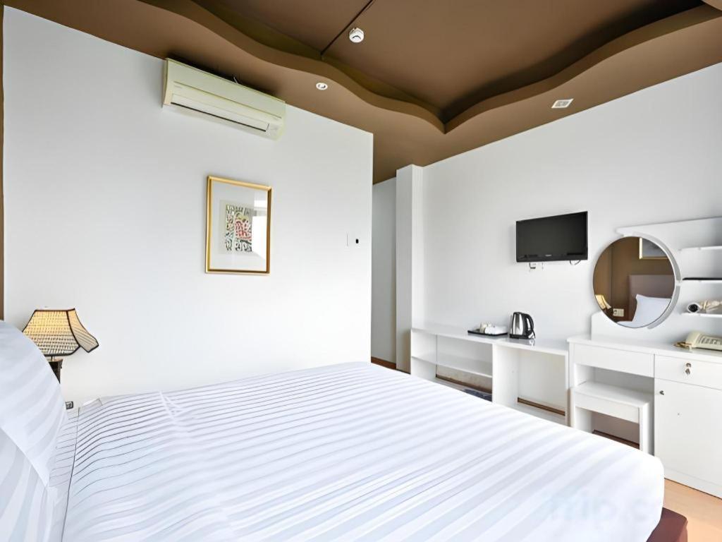 The Noble Swan Wood Park Hotel Ho Şi Min Dış mekan fotoğraf