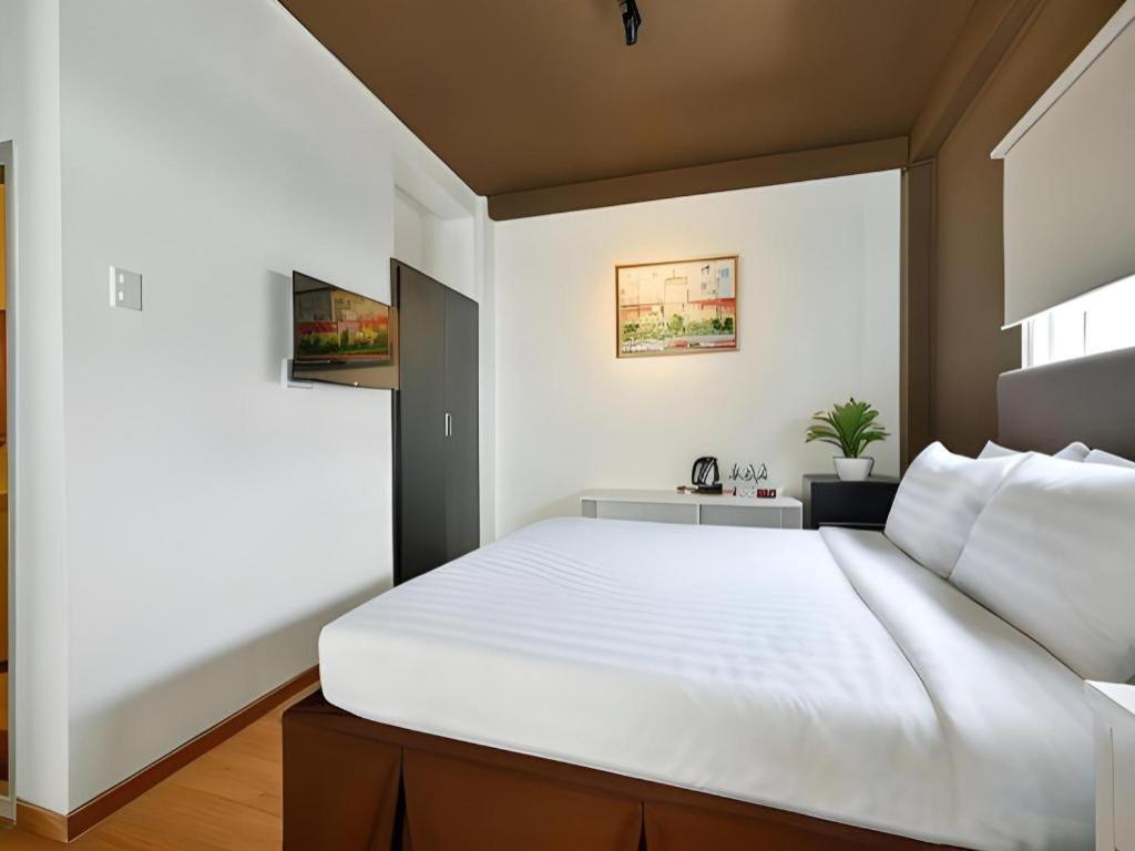 The Noble Swan Wood Park Hotel Ho Şi Min Dış mekan fotoğraf