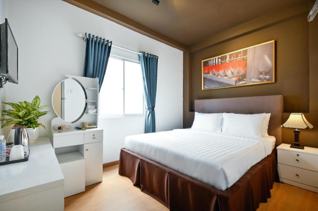 The Noble Swan Wood Park Hotel Ho Şi Min Dış mekan fotoğraf