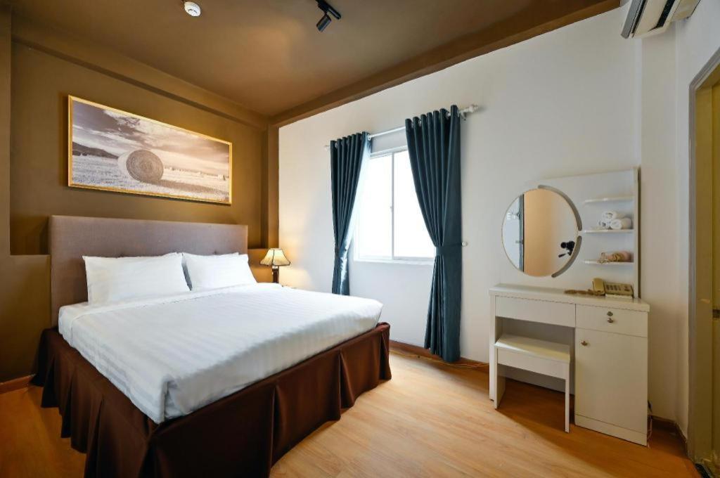 The Noble Swan Wood Park Hotel Ho Şi Min Dış mekan fotoğraf