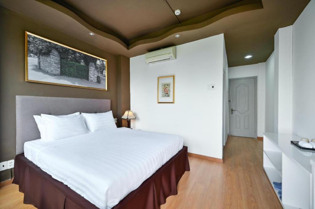 The Noble Swan Wood Park Hotel Ho Şi Min Dış mekan fotoğraf